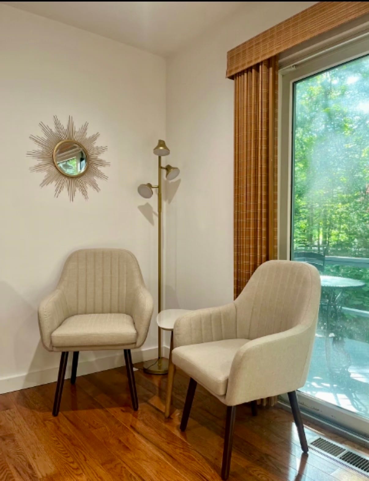 Building Photo - 5 Highland Ln