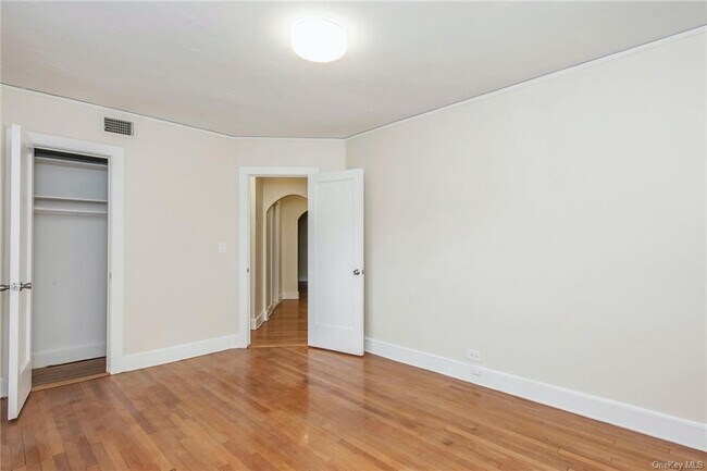 Building Photo - 69 Harney Rd