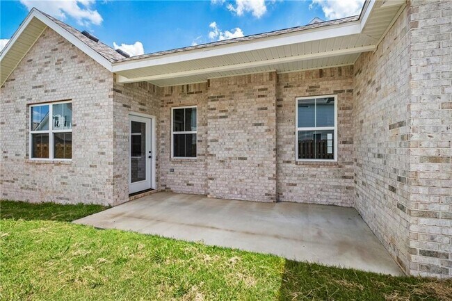Building Photo - 490 Apollo Dr