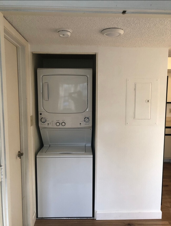 Building Photo - 19505 Quesada Ave