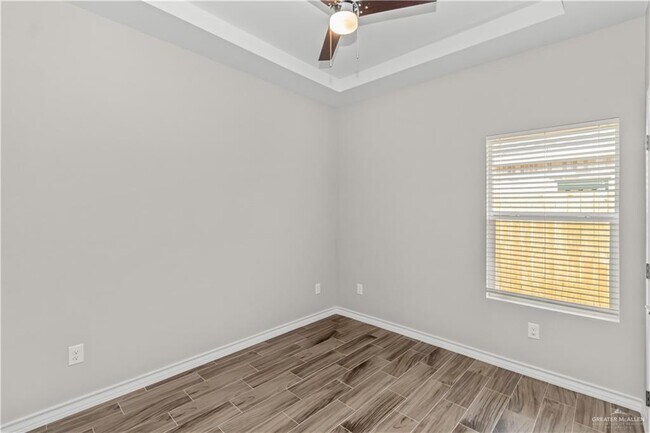 Building Photo - 12 W Israel Ave