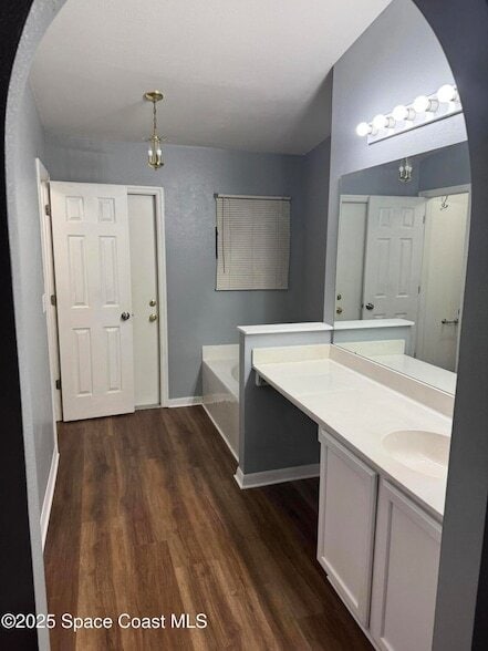 Building Photo - 1179 White Oak Cir