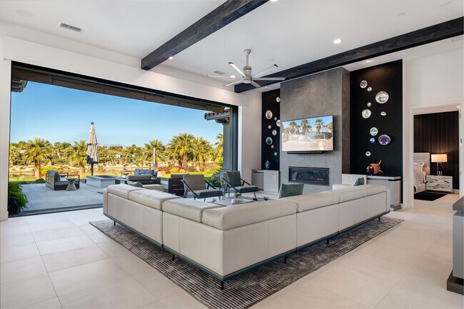 Building Photo - 75642 Via Livorno