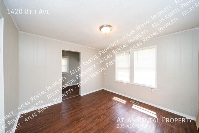 Building Photo - 1420 8th Ave