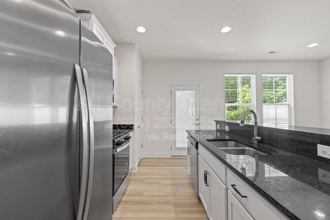 Building Photo - 1176 Channel Drop Dr