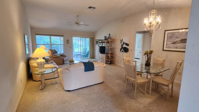 Building Photo - M916 Eastmont (VNSW-18/10)