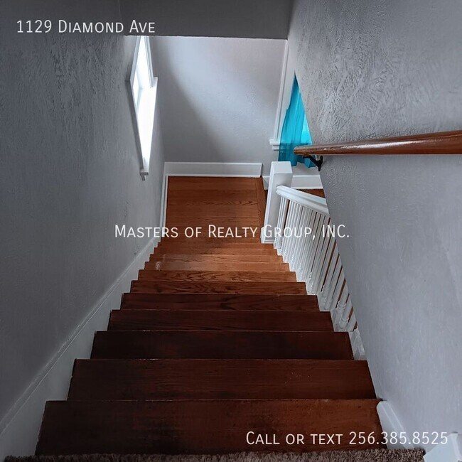 Building Photo - 1129 Diamond Ave