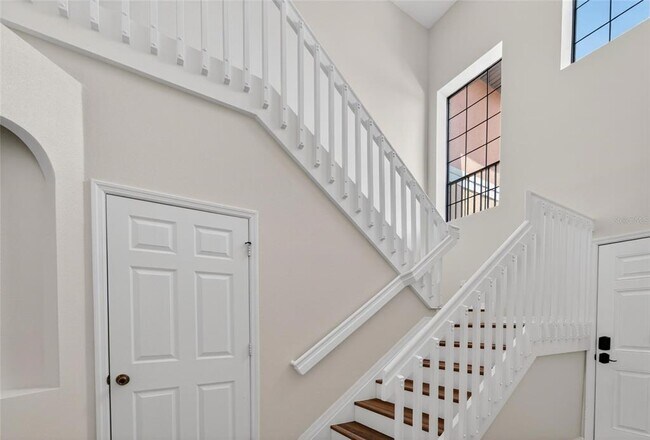 Building Photo - 30132 Mossbank Dr