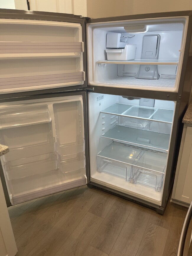 Building Photo - 1270 Ahoy Ave