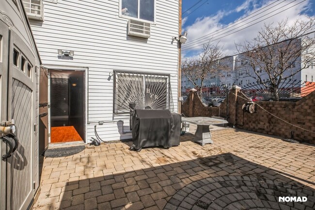 Building Photo - Spacious 4BR Duplex in Bronx