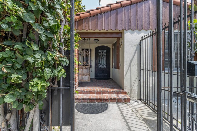 Building Photo - 3940 Hubert Ave