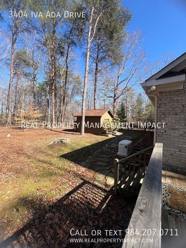 Building Photo - Spacious 3 Bedroom 3 Bath Wooded Oasis in ...