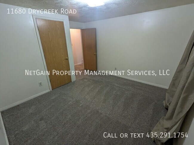 Building Photo - 11680 E Dry Creek Rd