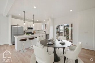 Building Photo - townhome
