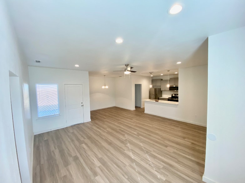 Building Photo - 5738 Lehigh St