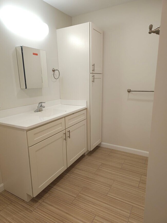 Building Photo - Village at Autumn Pond II: Newly Constructed 2 Bedroom/ 2 Bathroom with Balcony