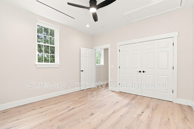 Building Photo - 5565 Pennell Rd