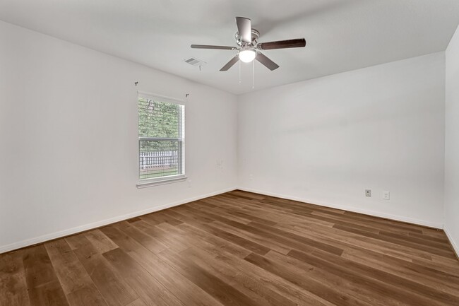 Building Photo - 184 Red Clover