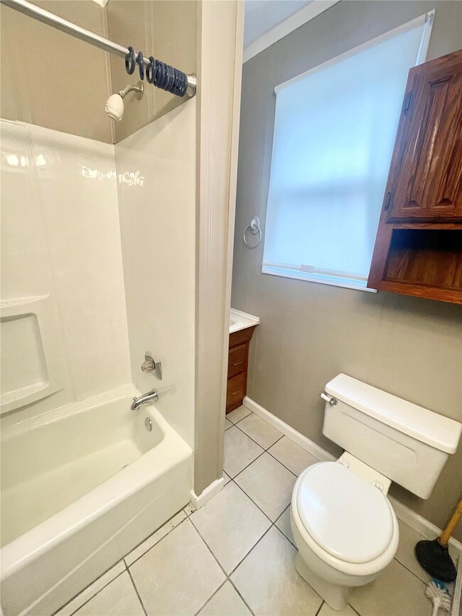 Building Photo - 525 N 27th St