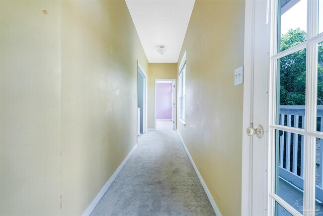 Building Photo - 13 Chatelaine Cir SE