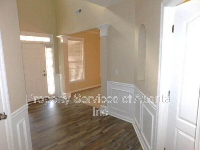 Building Photo - 3543 Aberdeen Way