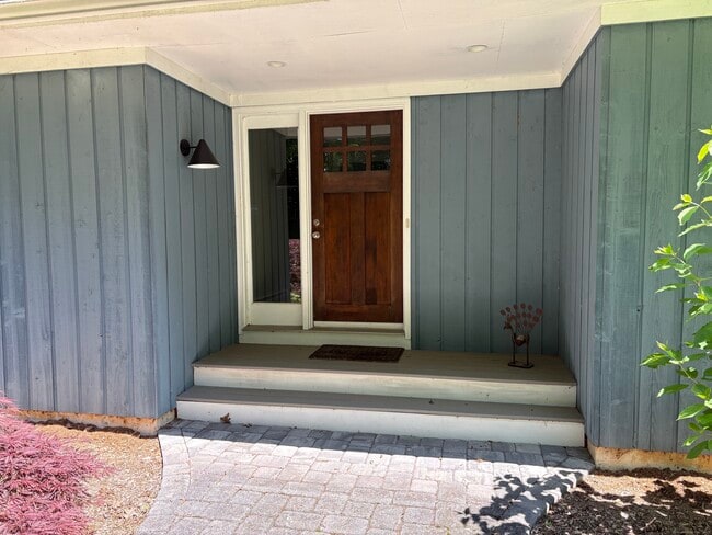 Building Photo - 32 Sheep Pasture Rd