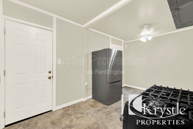 Building Photo - 1047 Valle Vista Ave