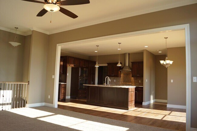 Building Photo - 1923 Lasso Cir