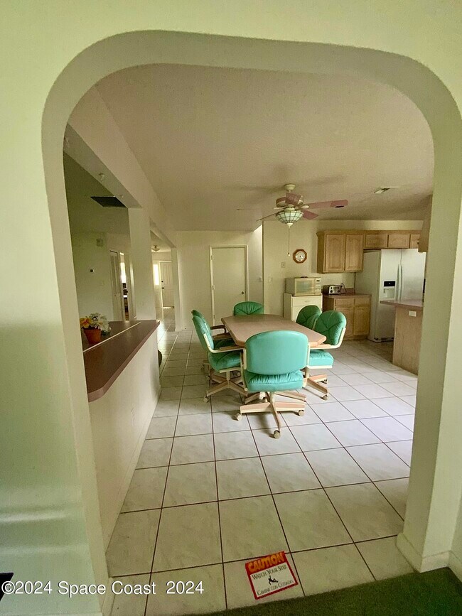 Building Photo - 190 Richards Rd