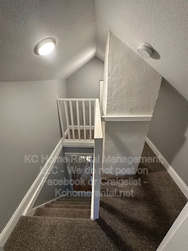 Building Photo - 2535 Charlotte St