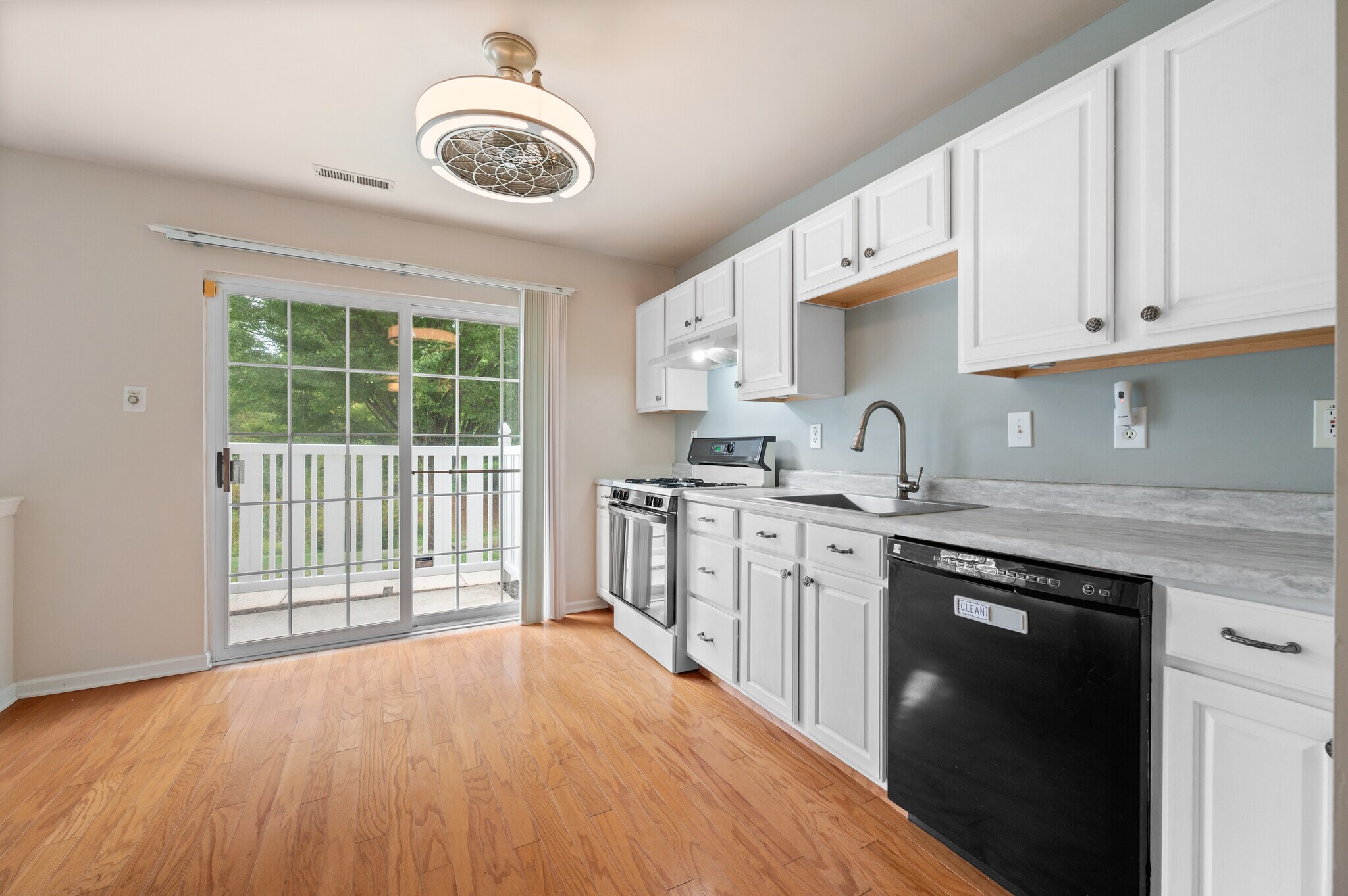 Building Photo - 1408 Black Walnut Dr