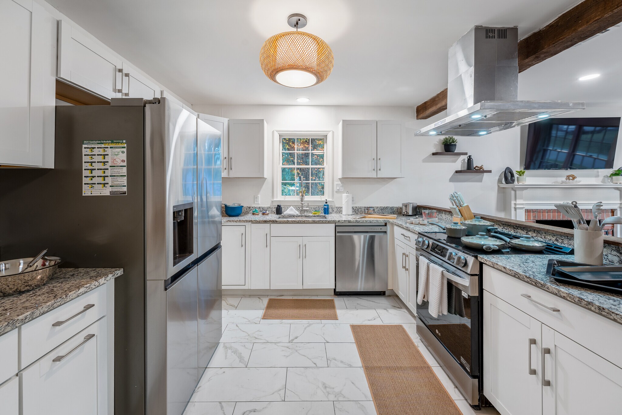 Building Photo - 1464 E 41st St