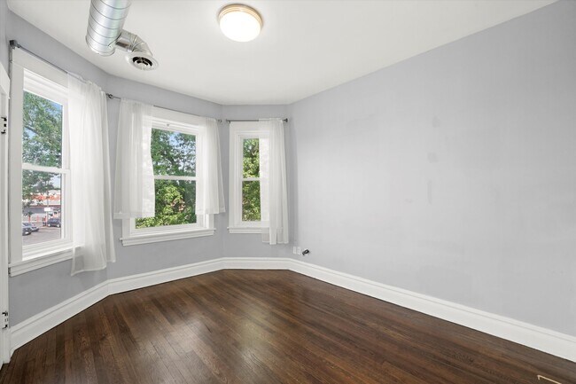 Building Photo - 1124 N Central Park Ave