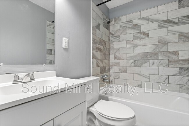 Building Photo - 1232 Beverly Dr