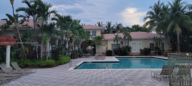 Building Photo - 2452 Centergate Dr