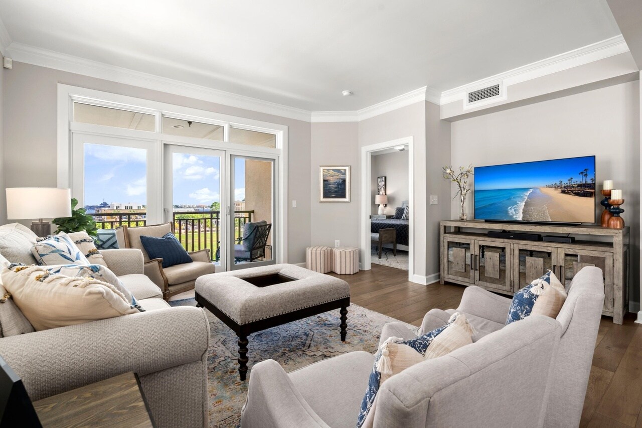 Building Photo - 33 Calhoun St