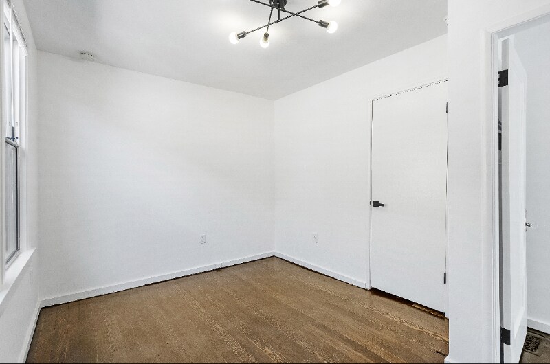 Building Photo - 1551 St Charles St