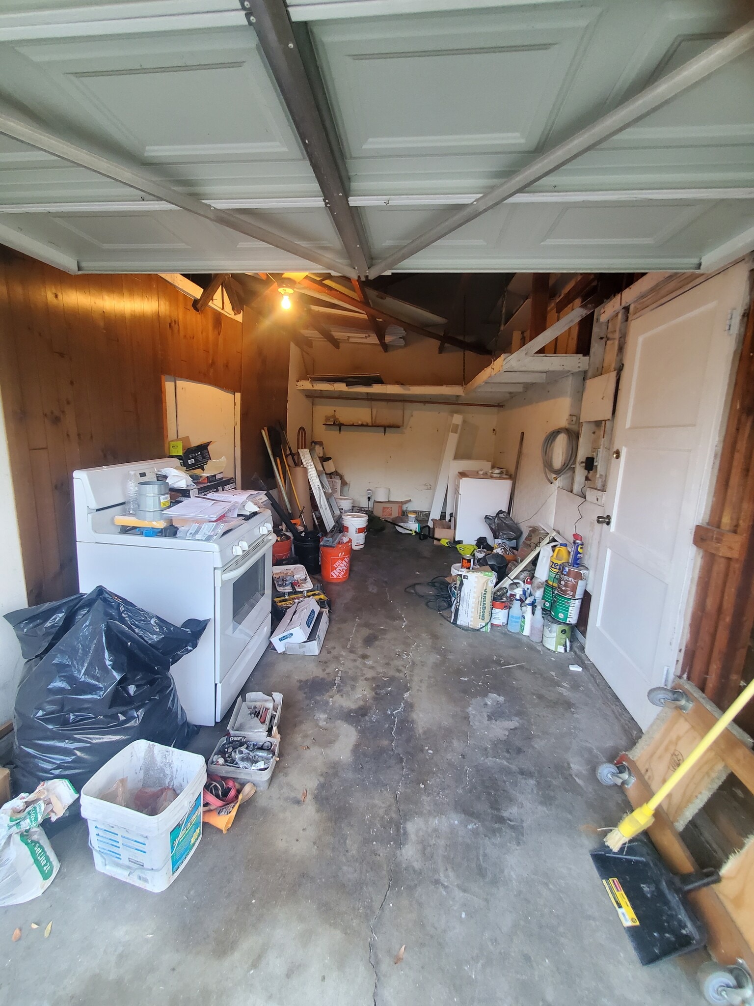 Building Photo - 13529 Burbank Blvd