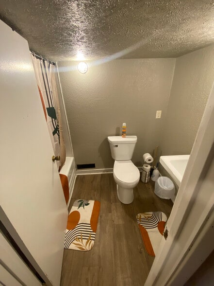 Building Photo - 224 Garfield St