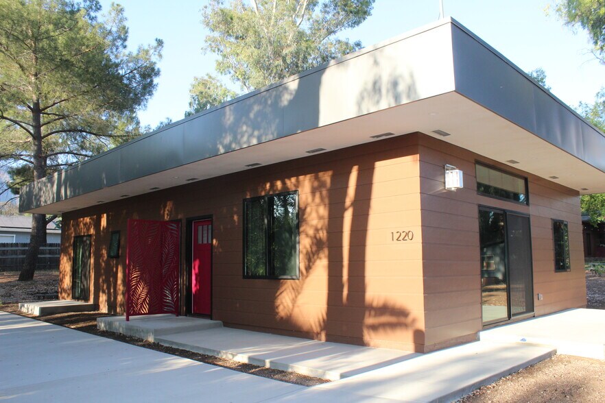 Building Photo - 1220 Rancho Dr