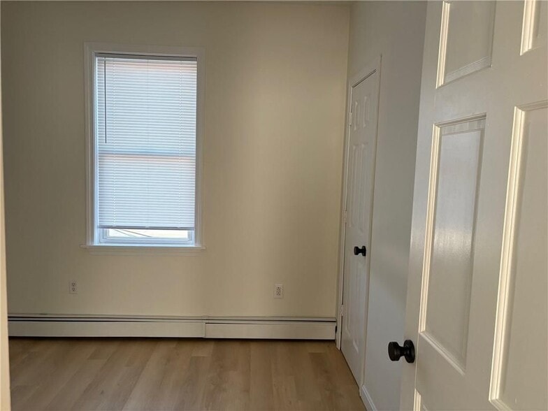 Building Photo - 191 Nashua St