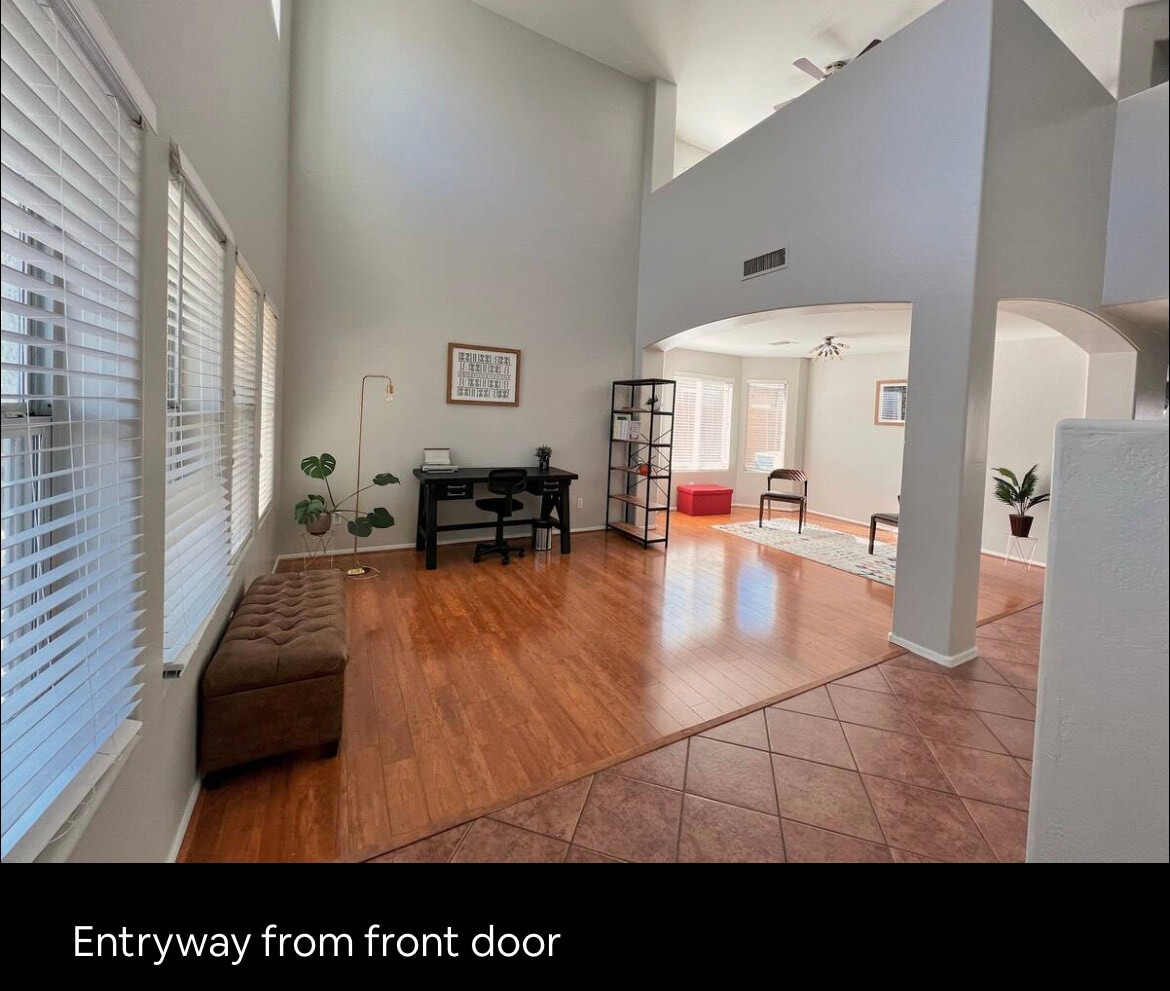 Seating Area Adj. Entryway - 17464 W Caribbean Ln