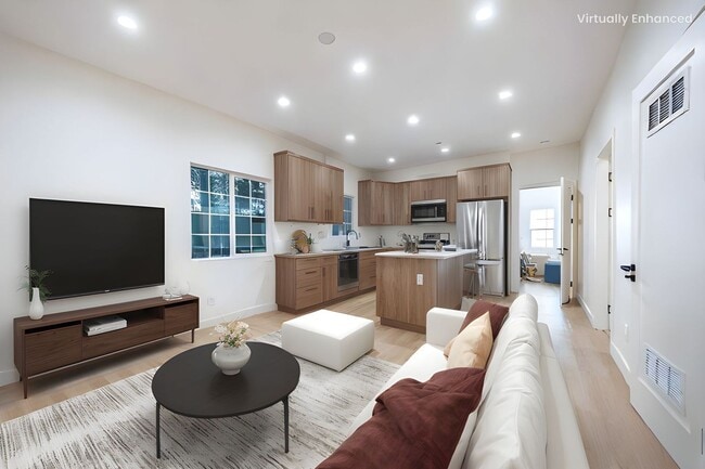 Primary Photo - Modern 3-Bedroom in Prime Location | One M...