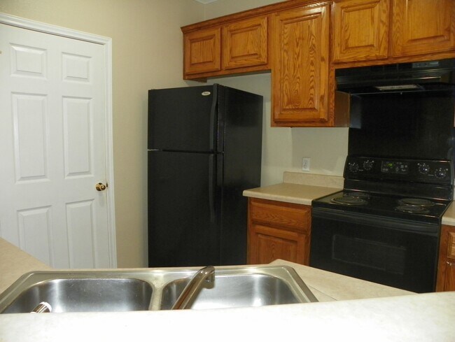 Building Photo - 2601 Cypress Ln