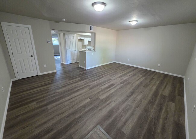 Building Photo - 3734 N Nicklas Ave