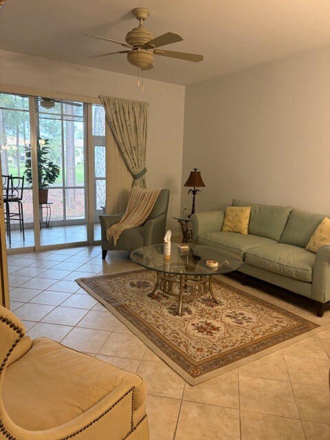 Building Photo - 3981 Bishopwood Ct E