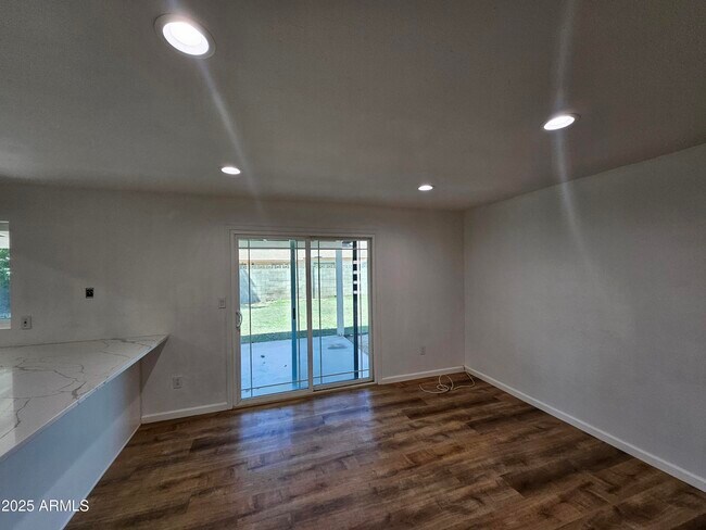 Building Photo - 4910 W Corrine Dr