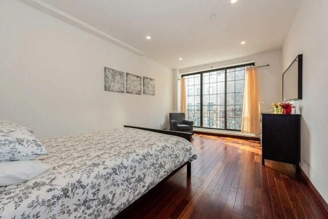 Building Photo - 475 W 146th St