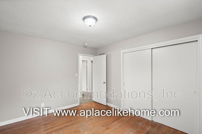 Building Photo - 1606 N 63 Pl