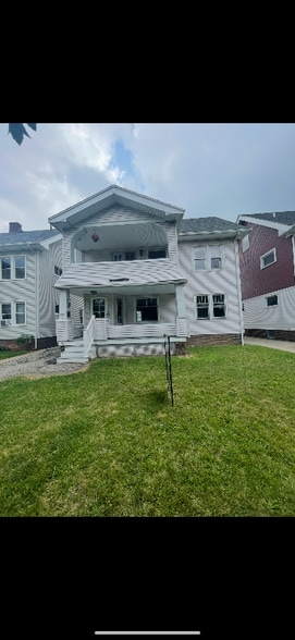 Primary Photo - 2027 Chesterland Ave